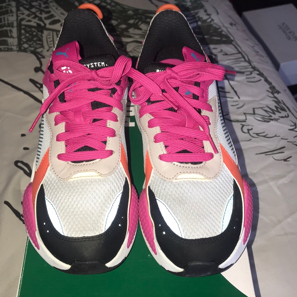 Women’s sneakers